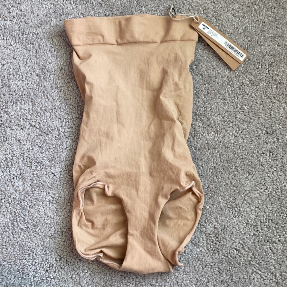 SKIMS every day sculpt high waisted